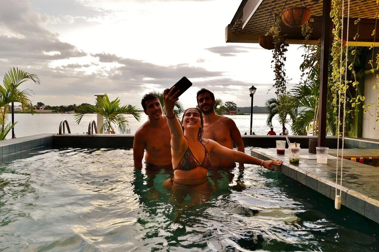 Hotel Peten Flores Exterior foto