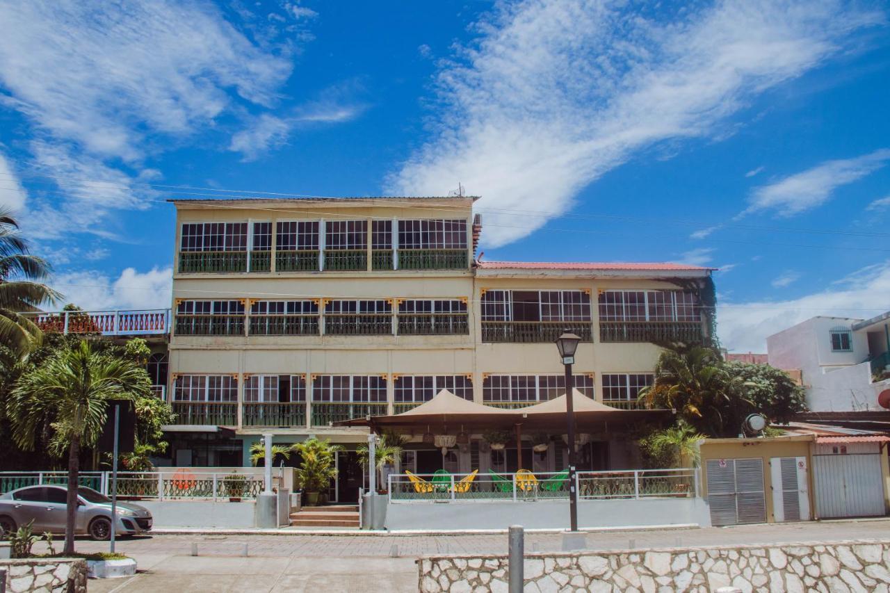Hotel Peten Flores Exterior foto