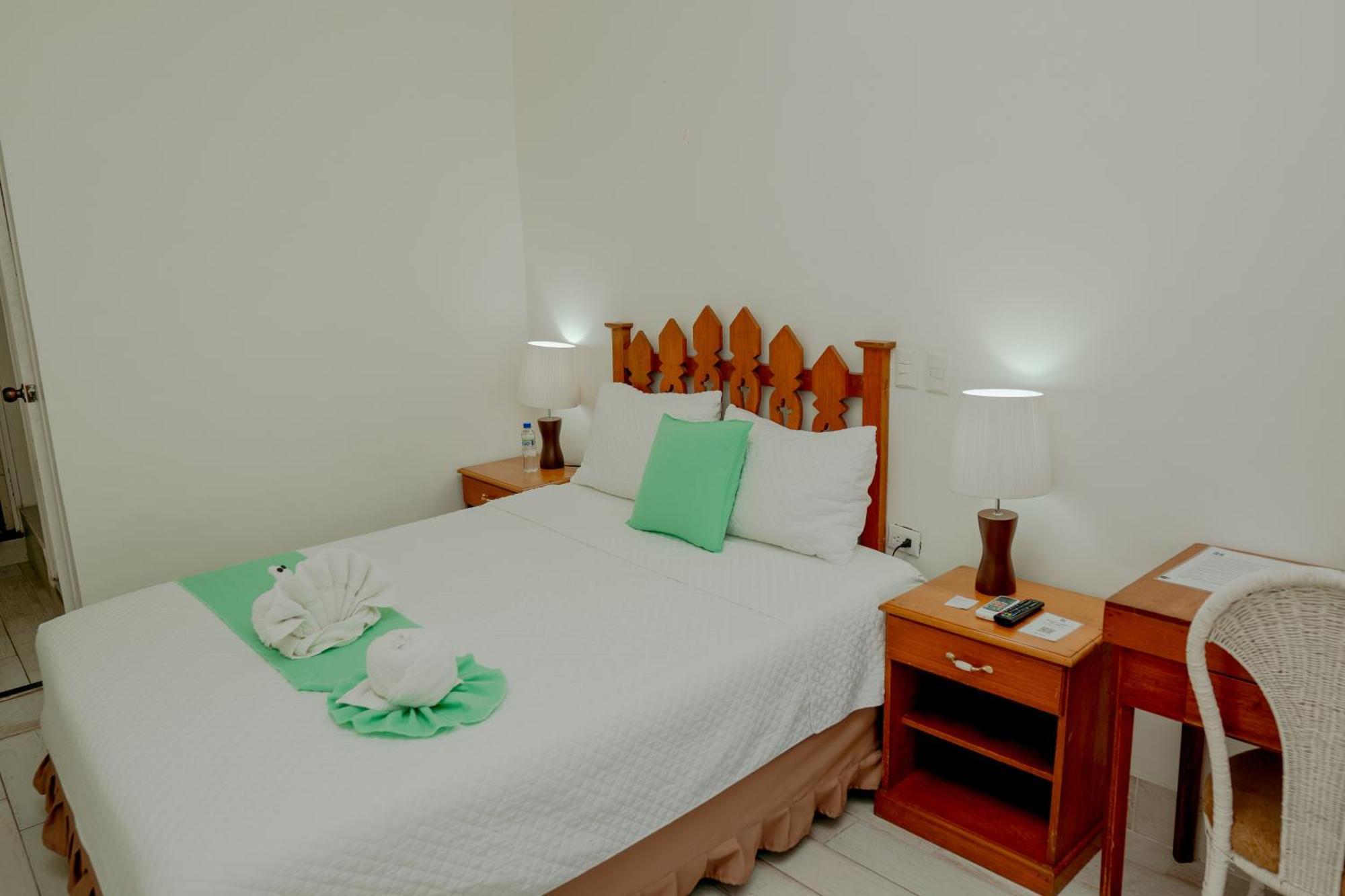 Hotel Peten Flores Exterior foto