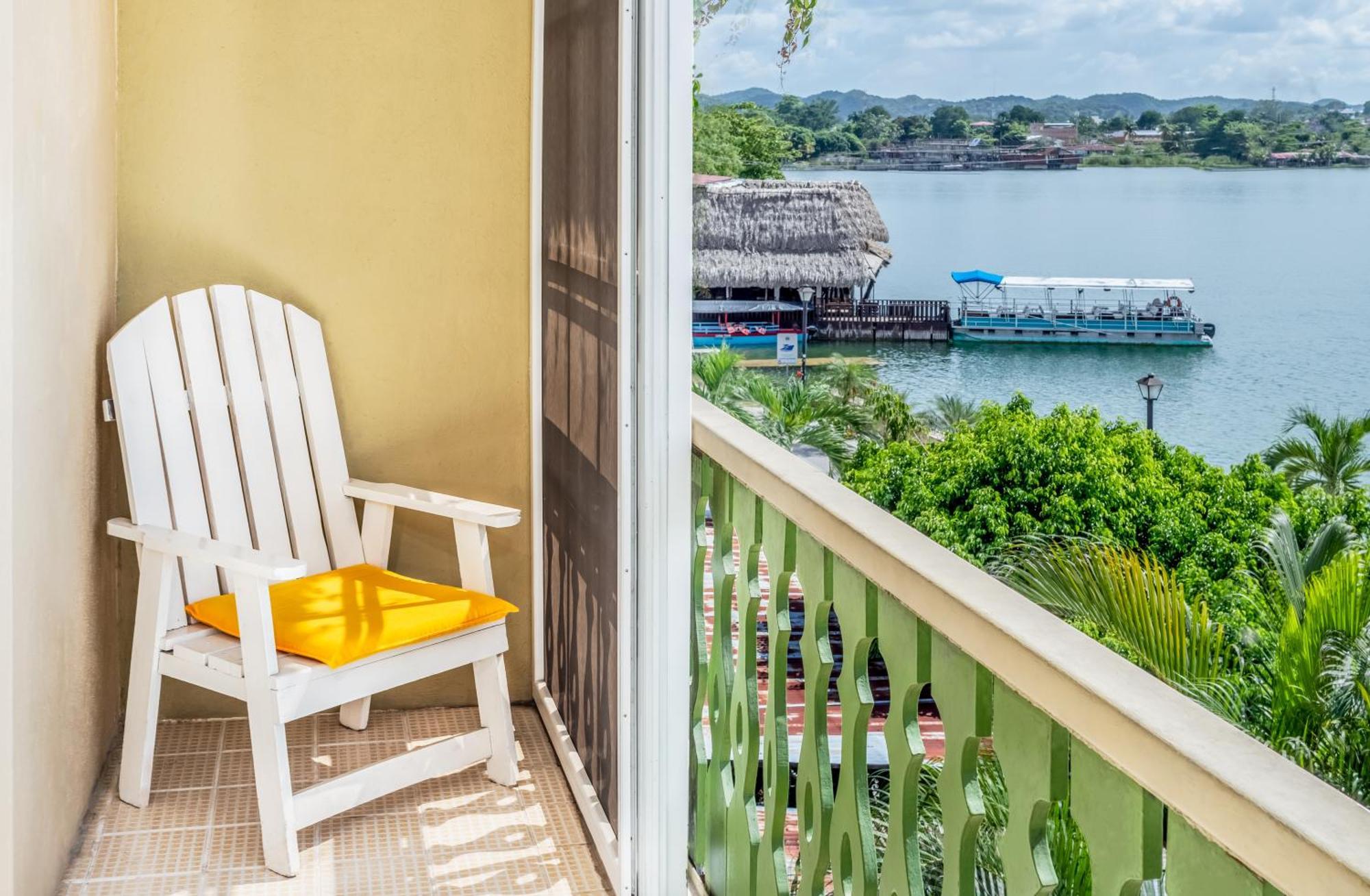 Hotel Peten Flores Exterior foto