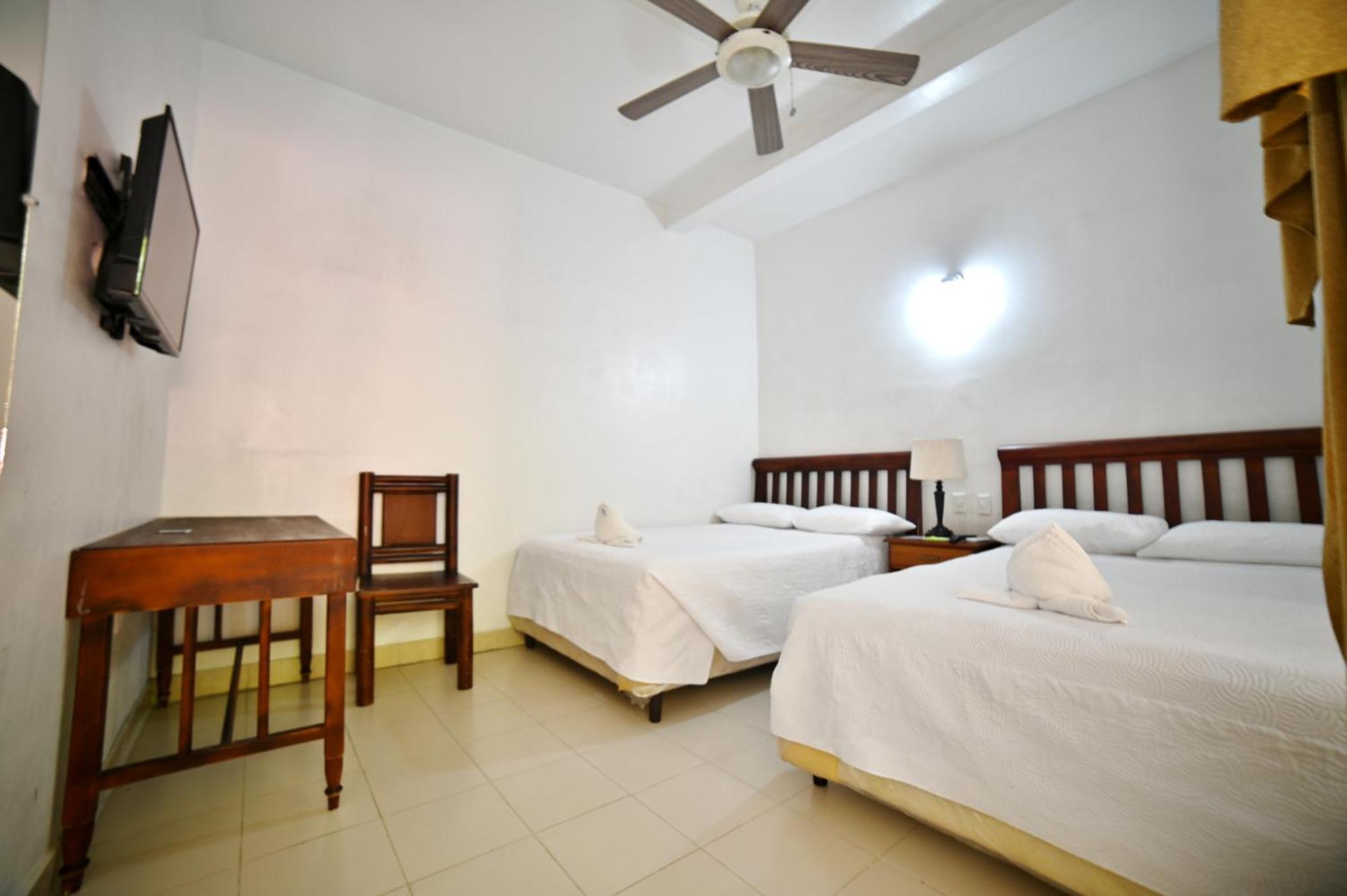 Hotel Peten Flores Exterior foto
